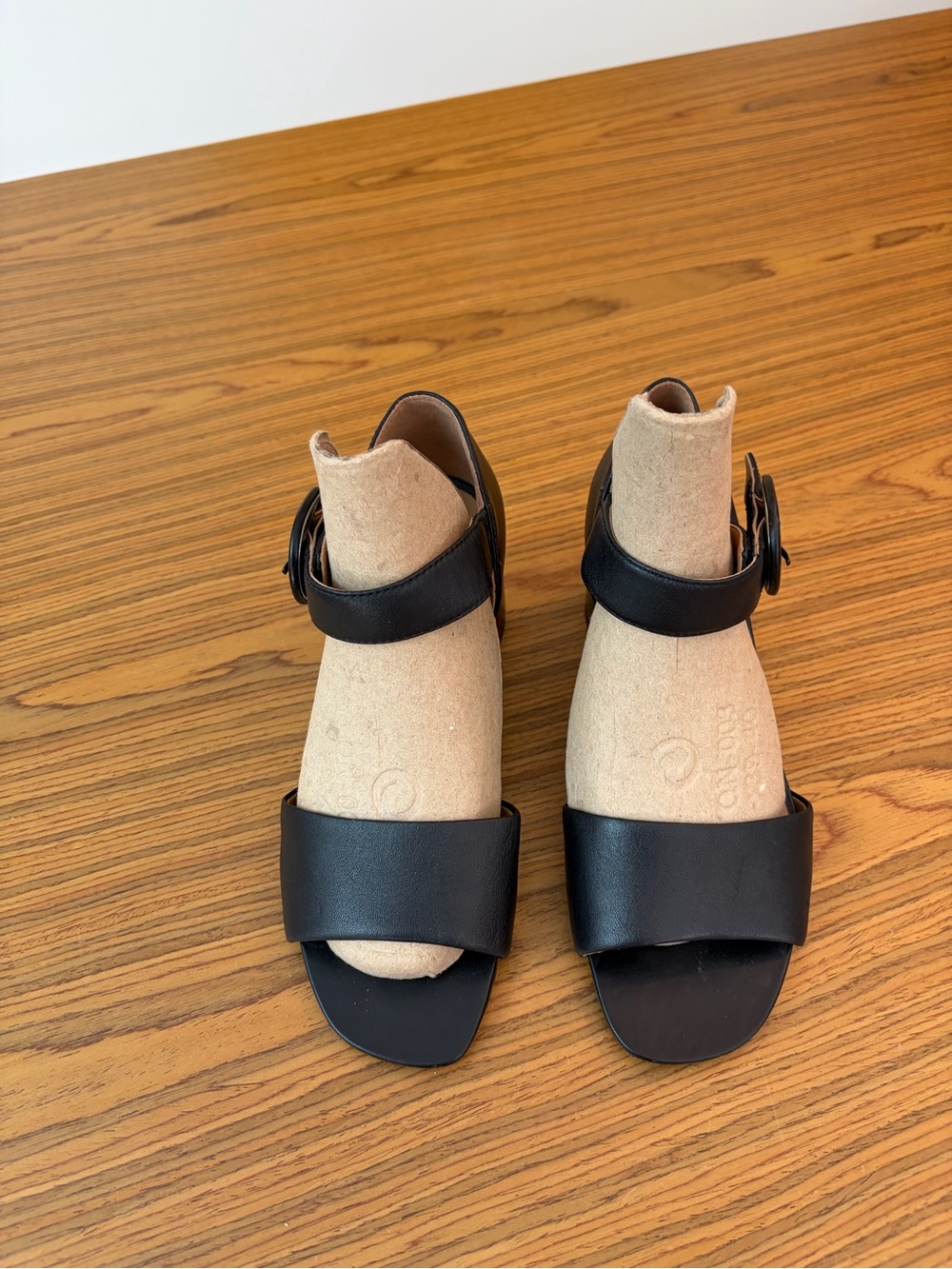 Vionic Chardonnay wedge heels. Sz 7 - Picture 9 of 9
